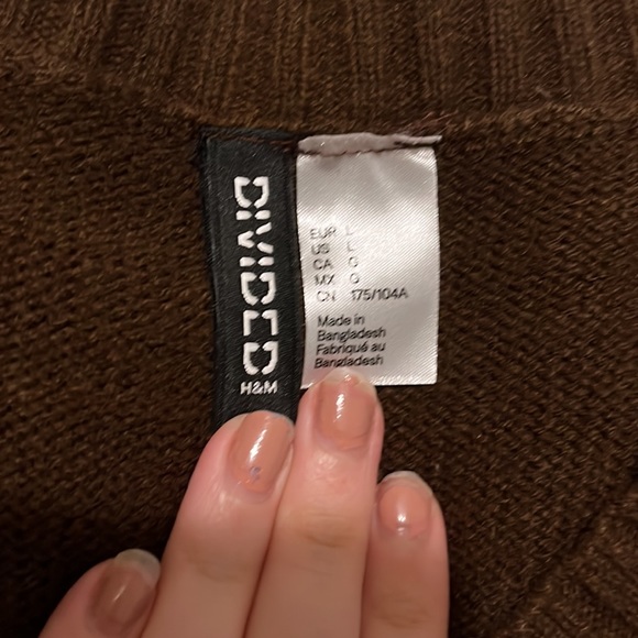 Sweater - Picture 3 of 3